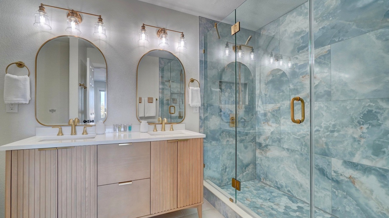 Photo of Bathroom in Willoughby Spit