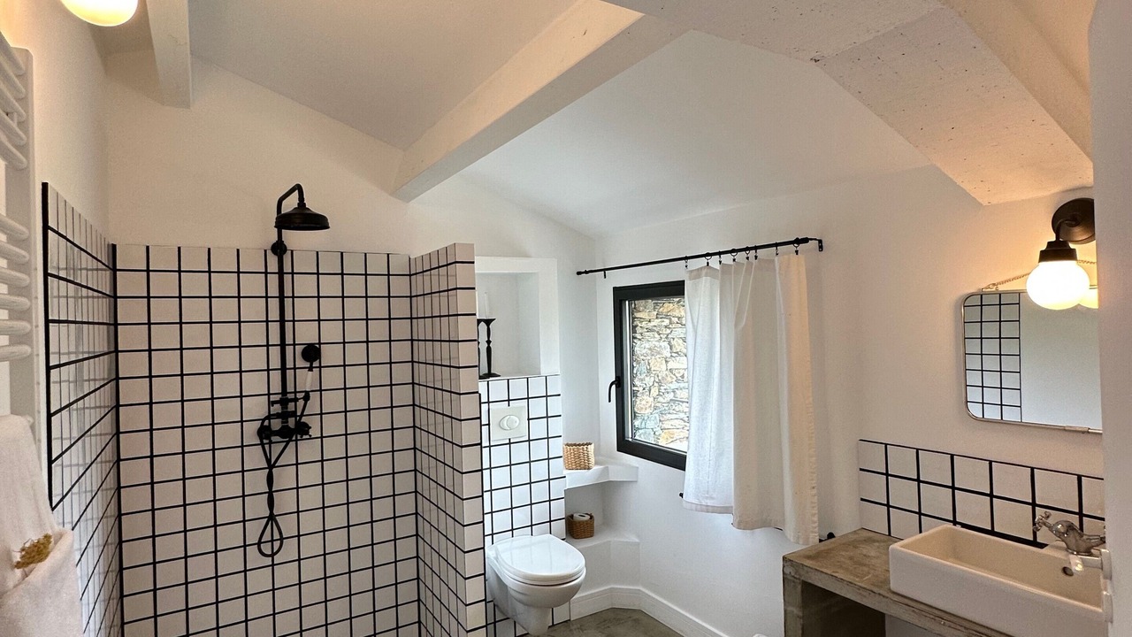Photo of Bathroom in Murato
