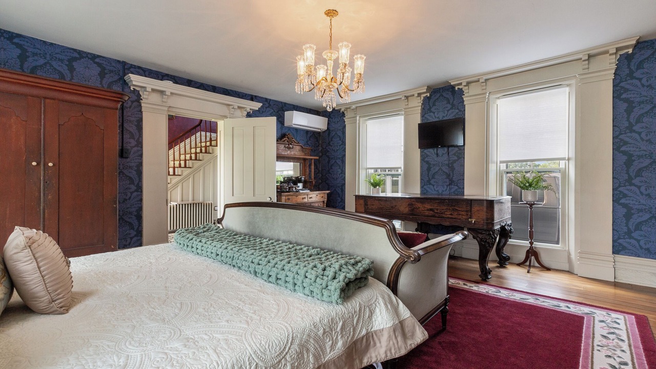 Photo of Bedroom in Bardstown