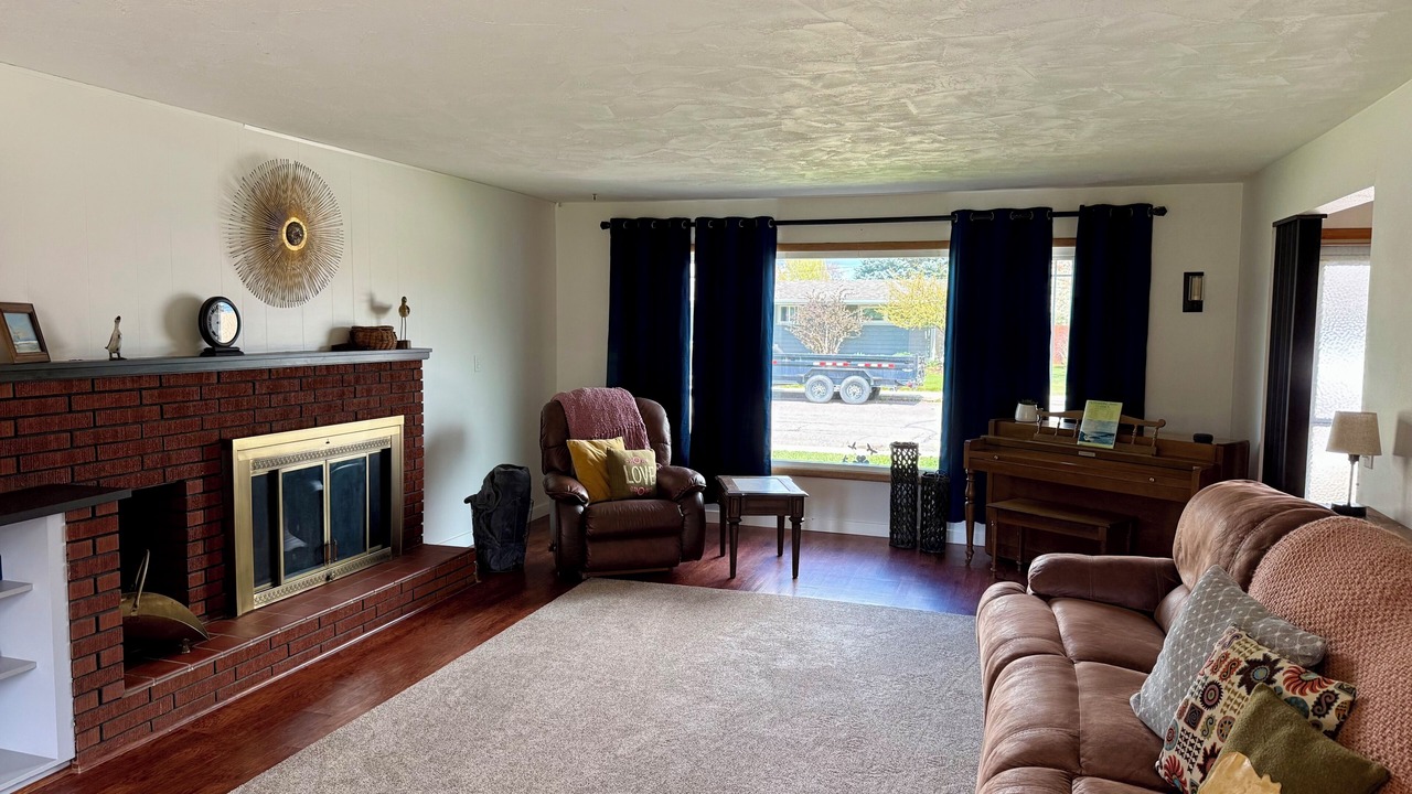 Photo of Livingroom in Southgate Triangle