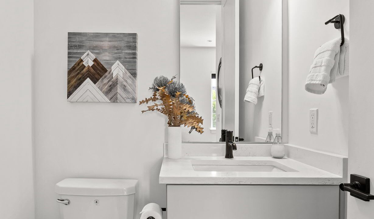 Photo of Bathroom in Lockerbie Square