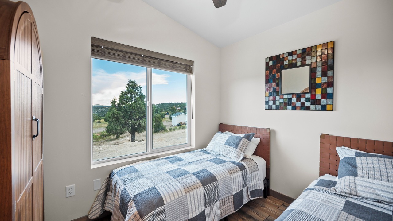Photo of Bedroom in Mammoth Creek