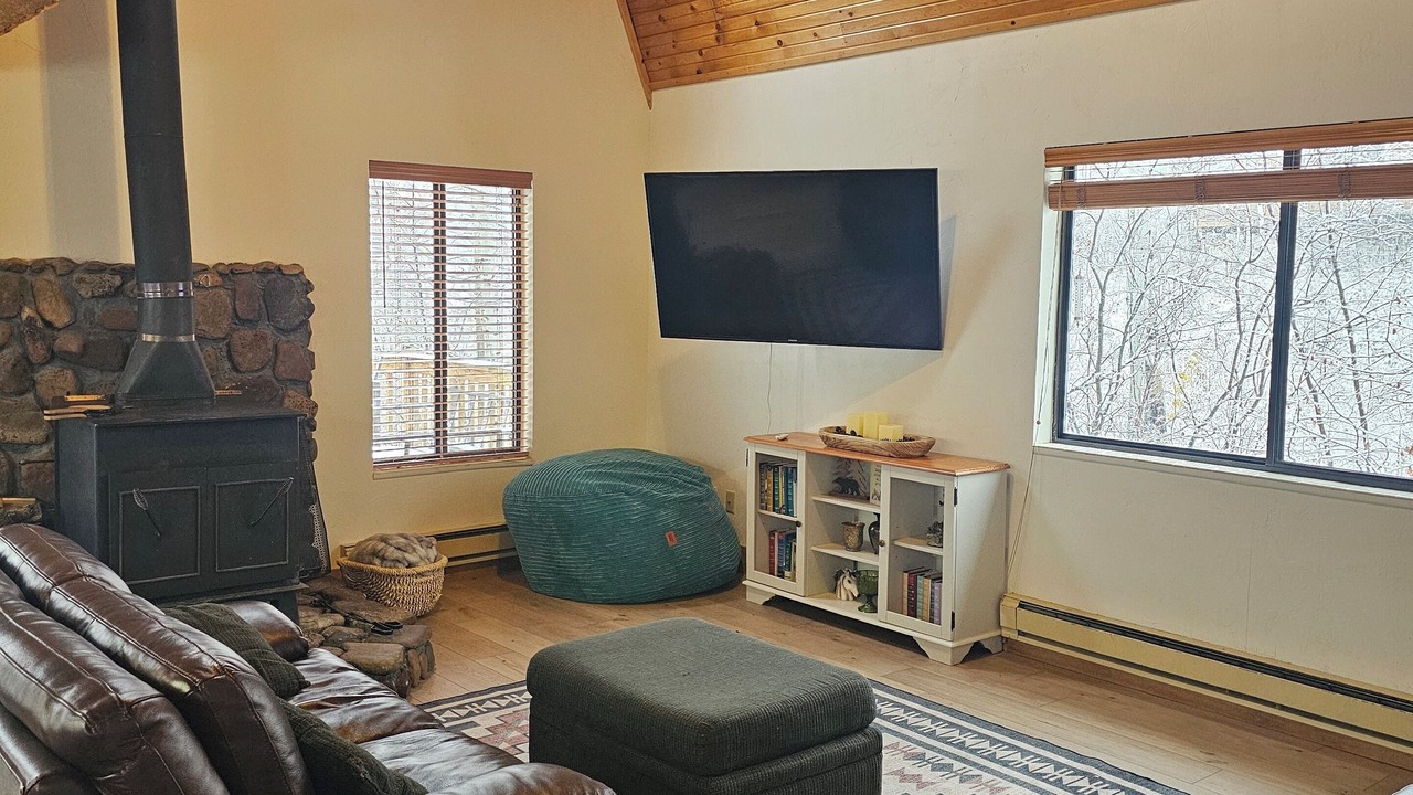 Photo of Livingroom in Star Valley Ranch