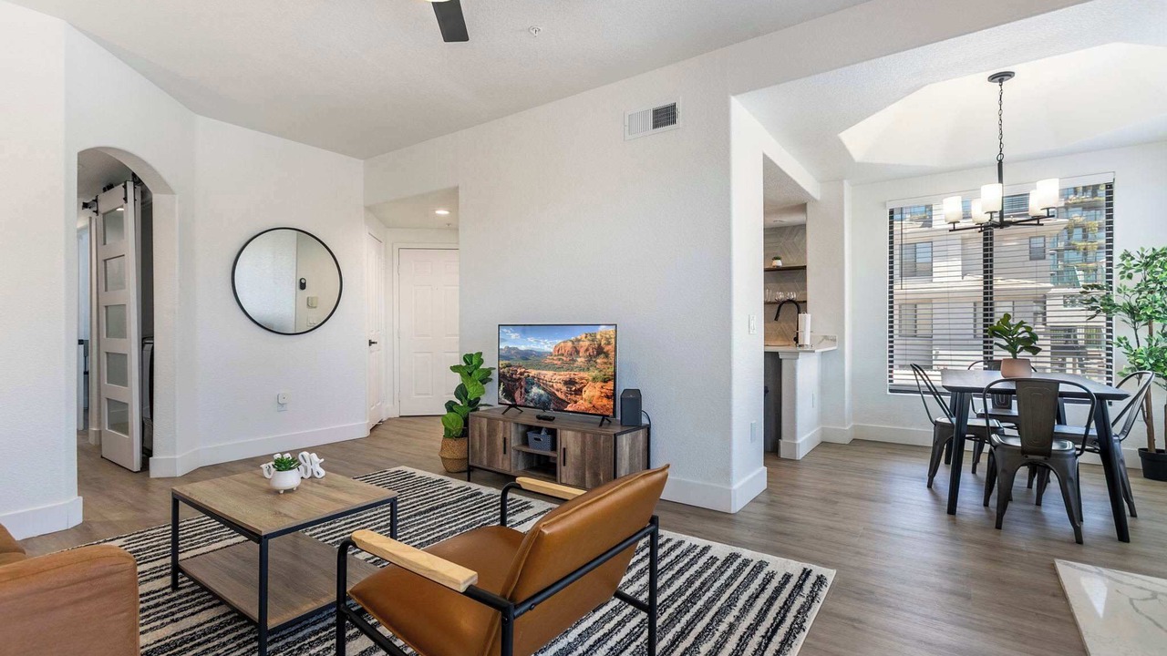 Photo of Livingroom in Kierland