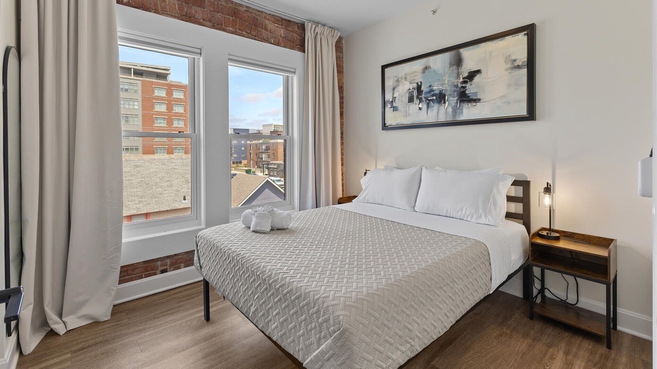 Photo of Bedroom in Lockerbie Square
