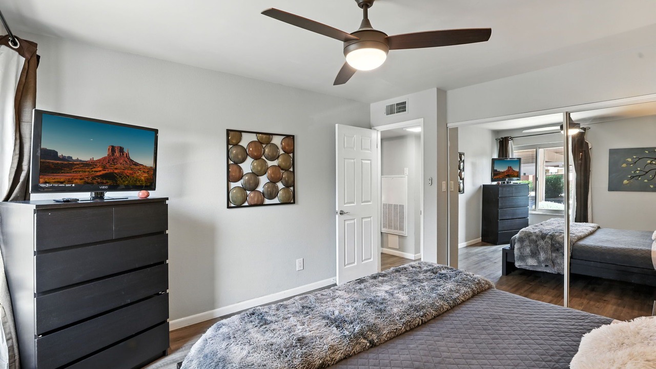 Photo of Bedroom in Scottsdale Estates Six