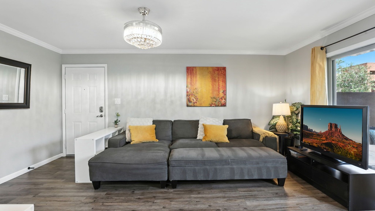 Photo of Livingroom in Scottsdale Estates Six