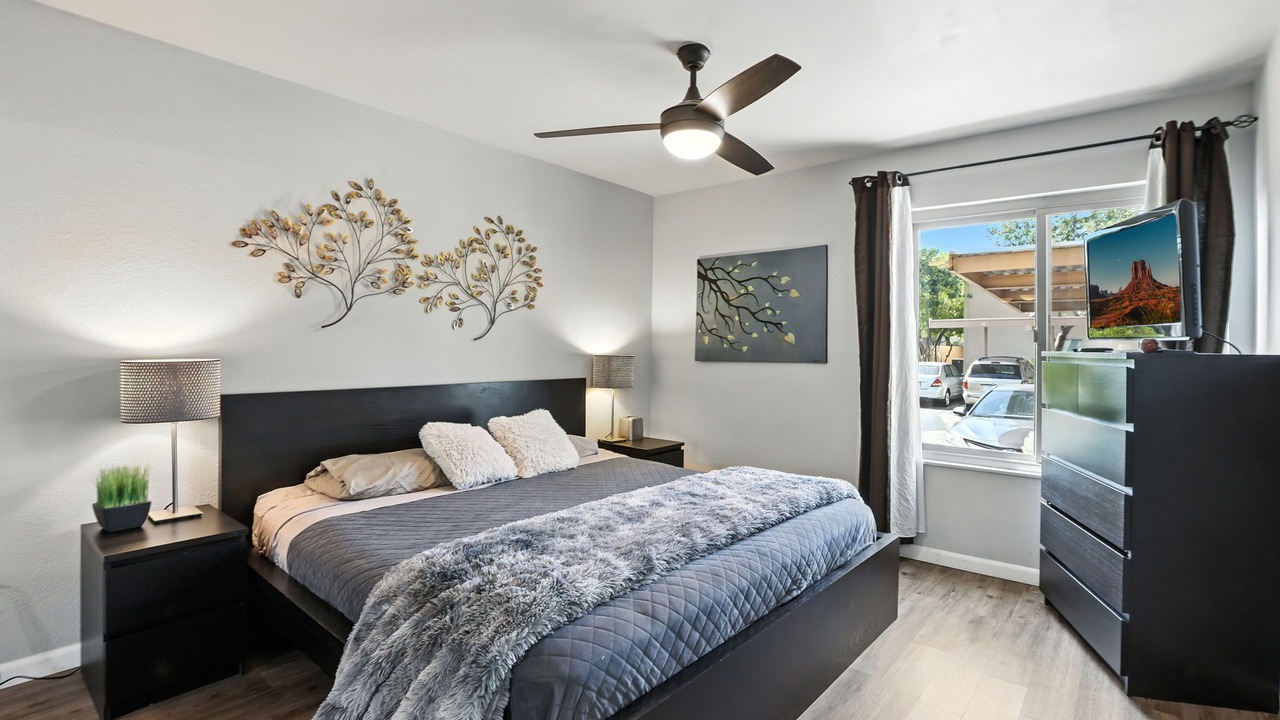 Photo of Bedroom in Scottsdale Estates Six