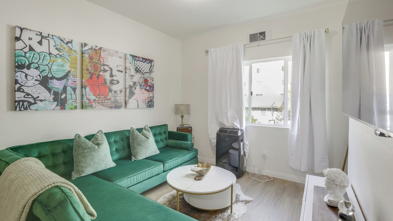 Photo of Livingroom in Golden Hill
