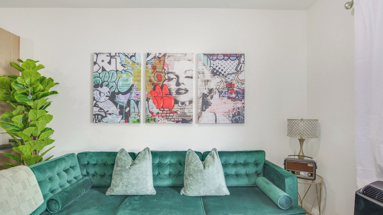 Photo of Livingroom in Golden Hill