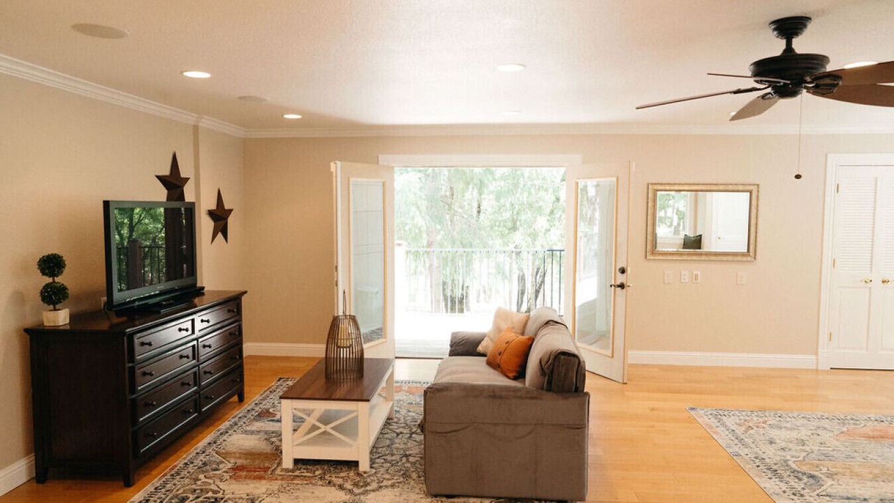 Photo of Livingroom in Cedar Ridge