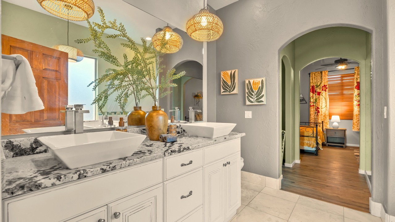 Photo of Bathroom in Hurricane