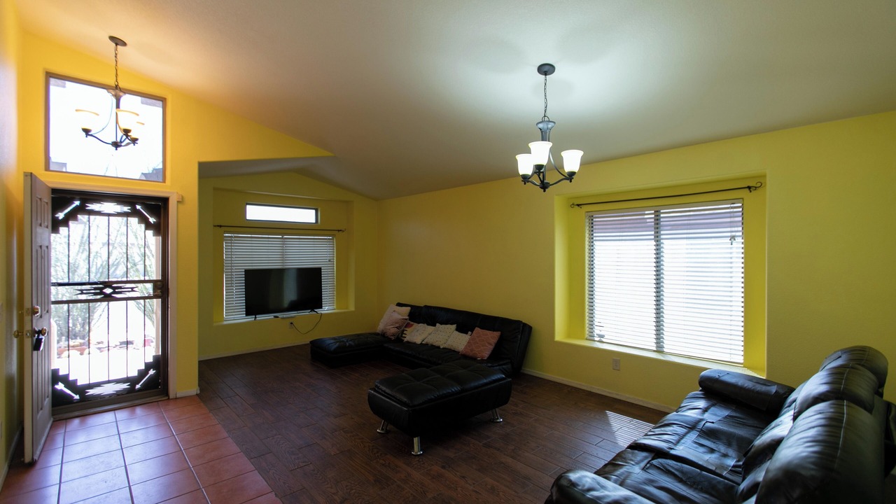 Photo of Livingroom in Drexel-Alvernon