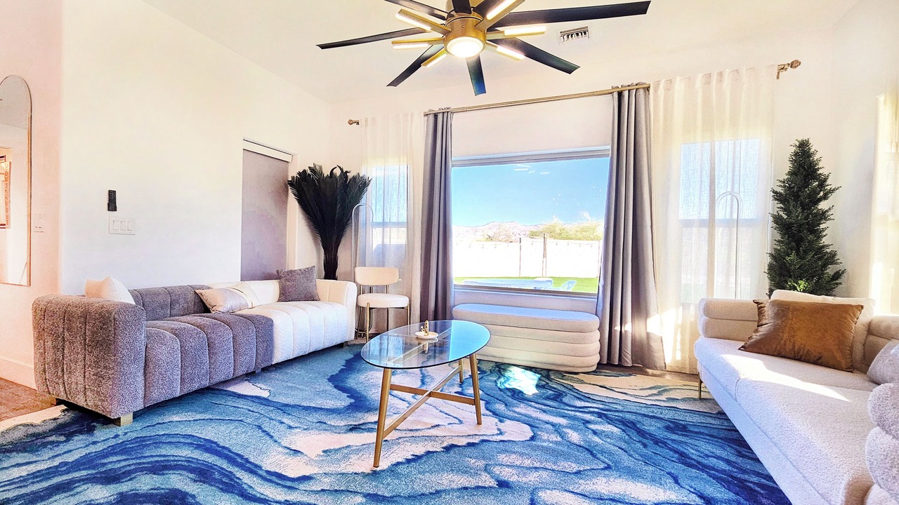 Photo of Livingroom in South Mountain