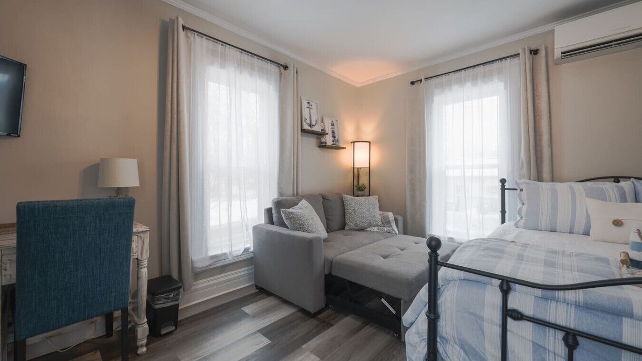 Photo of Bedroom in Lakeside