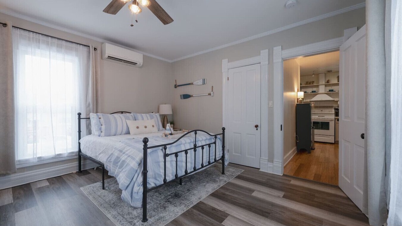 Photo of Bedroom in Lakeside