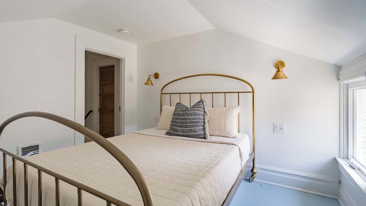 Photo of Bedroom in Uptown