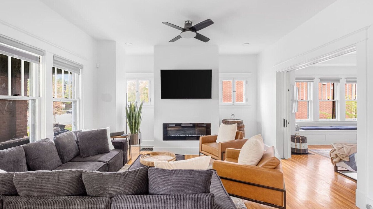 Photo of Livingroom in Cherokee Triangle