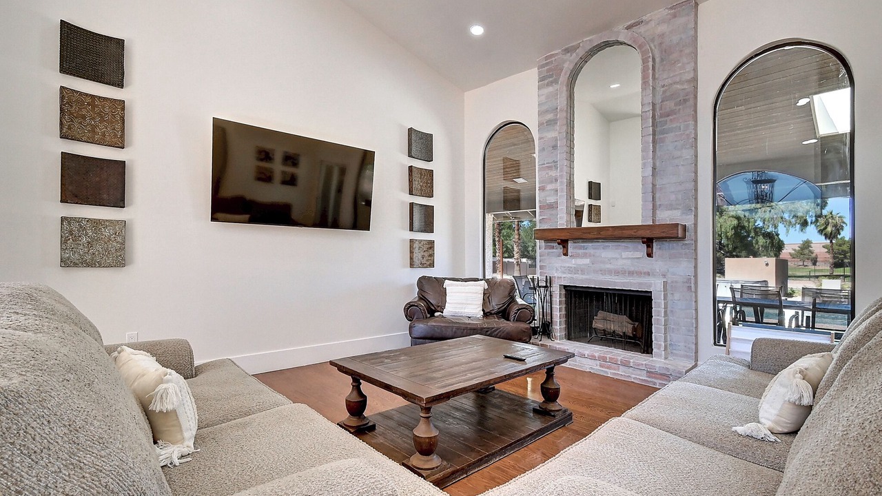 Photo of Livingroom in Paradise Valley Village