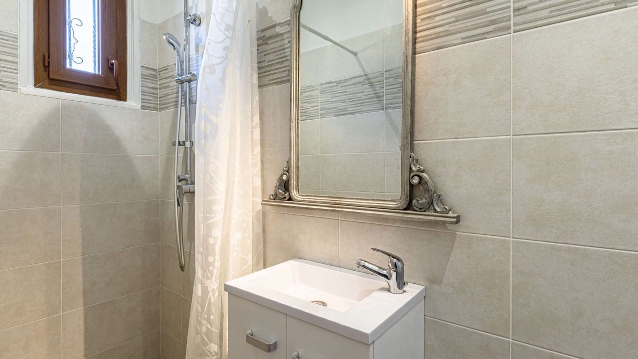 Photo of Bathroom in Ghisonaccia