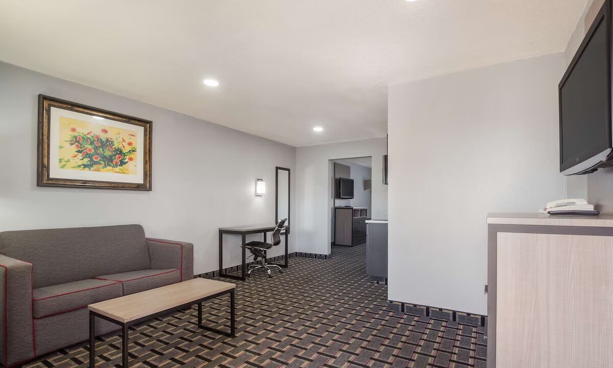 Photo of Livingroom in Salem