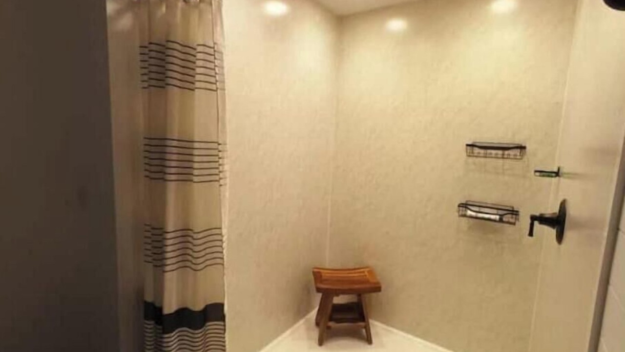 Photo of Bathroom in Kelleys Island
