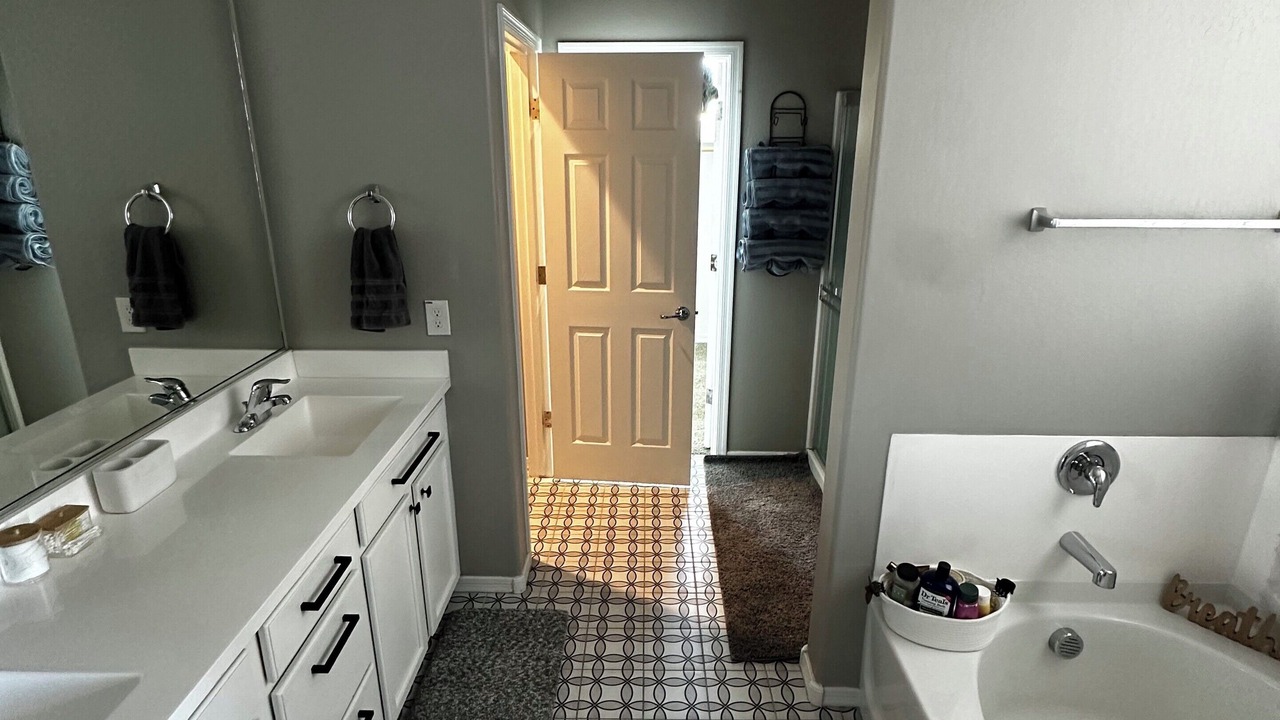 Photo of Bathroom in Canyon Trails