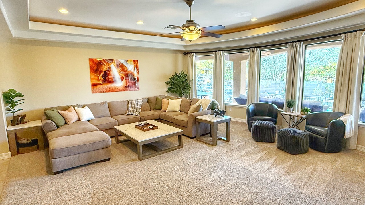 Photo of Livingroom in East Mesa