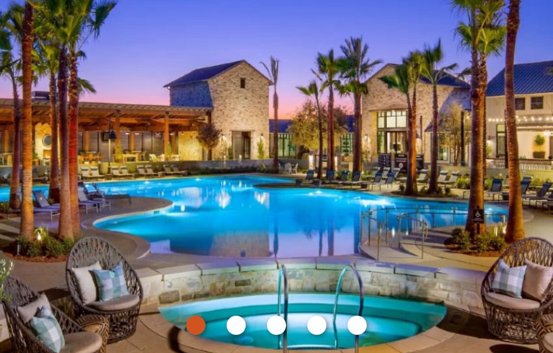 Photo of Outdoor in Raisin