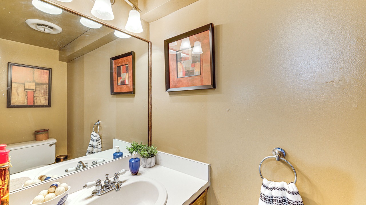 Photo of Bathroom in Fashion Square