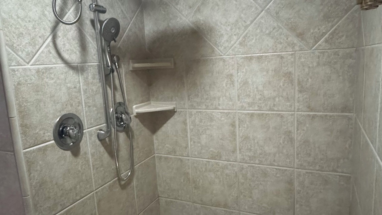 Photo of Bathroom in Auberry