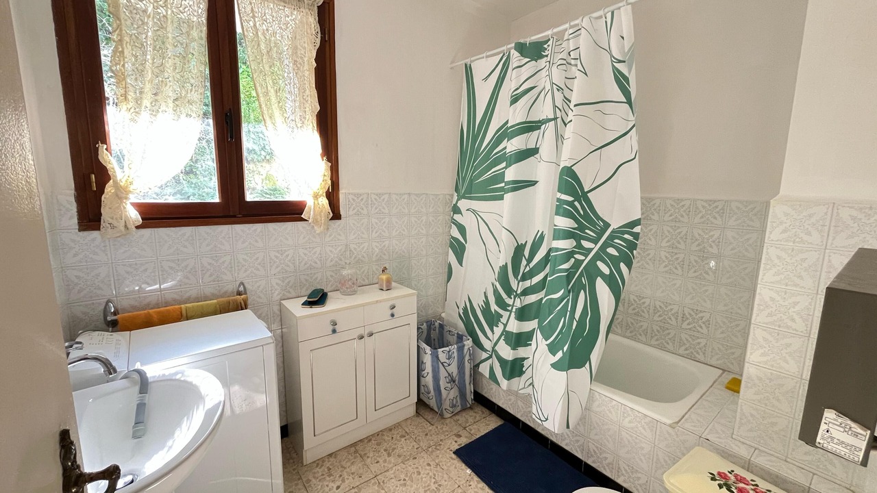 Photo of Bathroom in Oletta