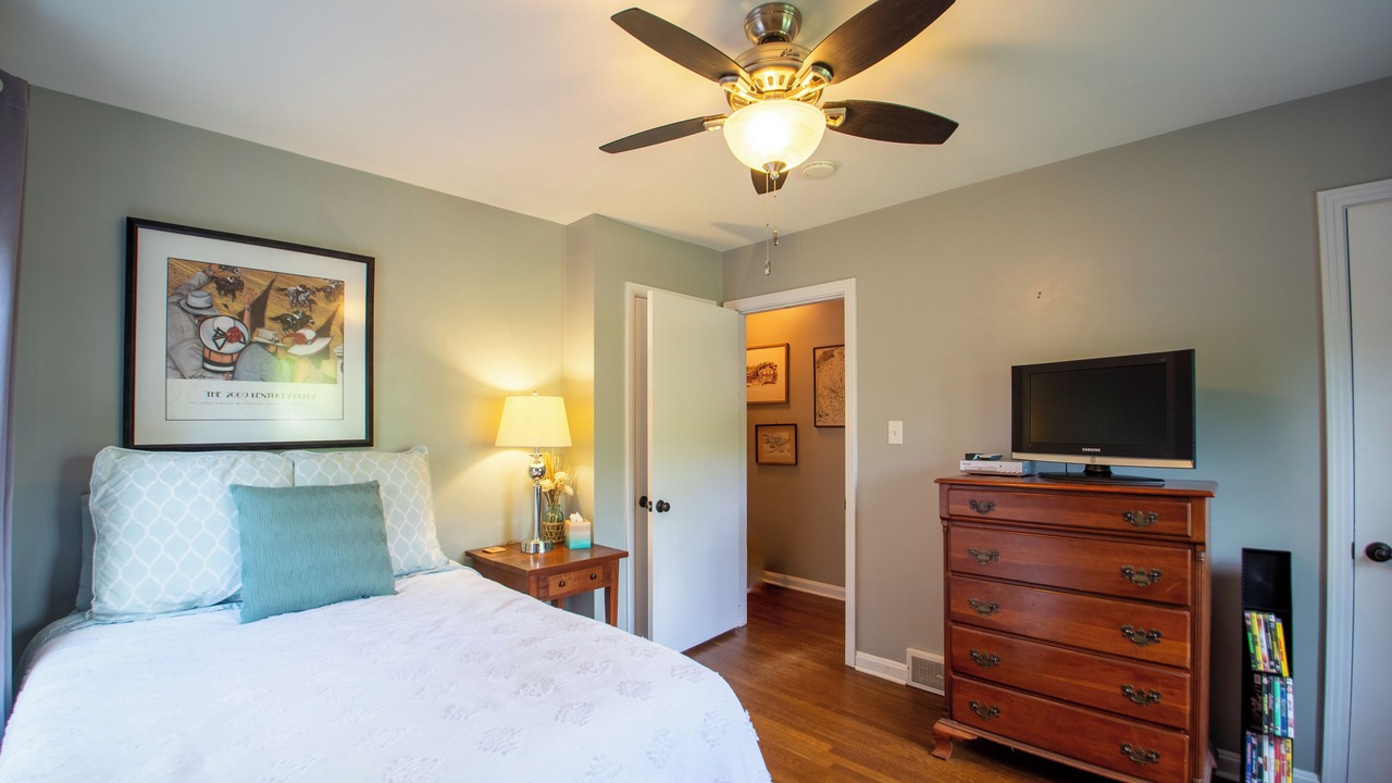 Photo of Bedroom in Beechwood Village