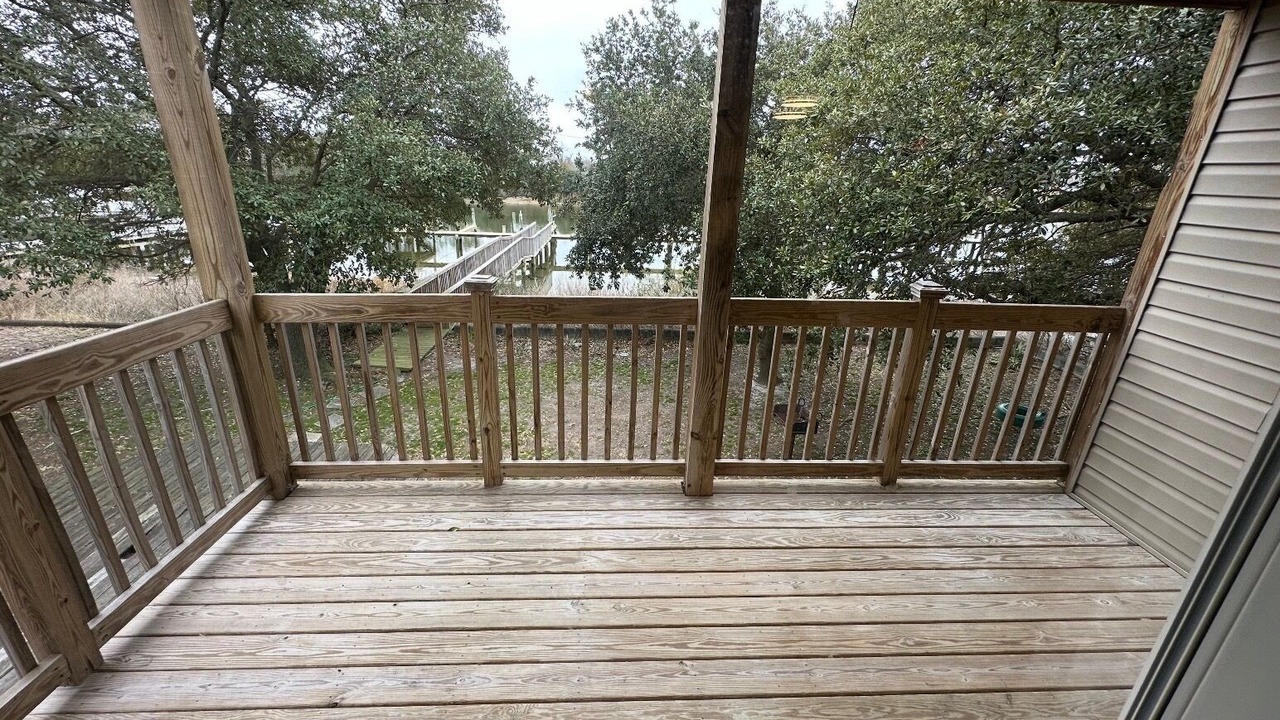 Photo of Patio Balcony in Willoughby Spit