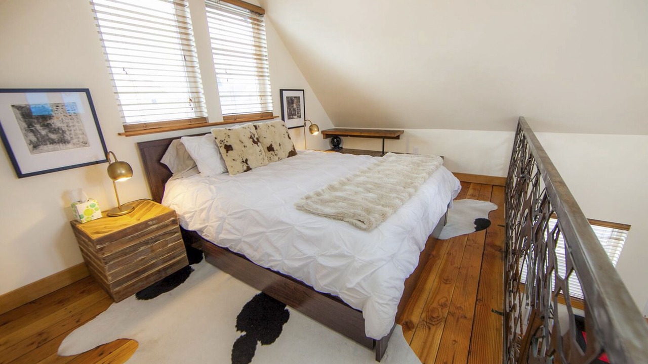 Photo of Bedroom in Mississippi District