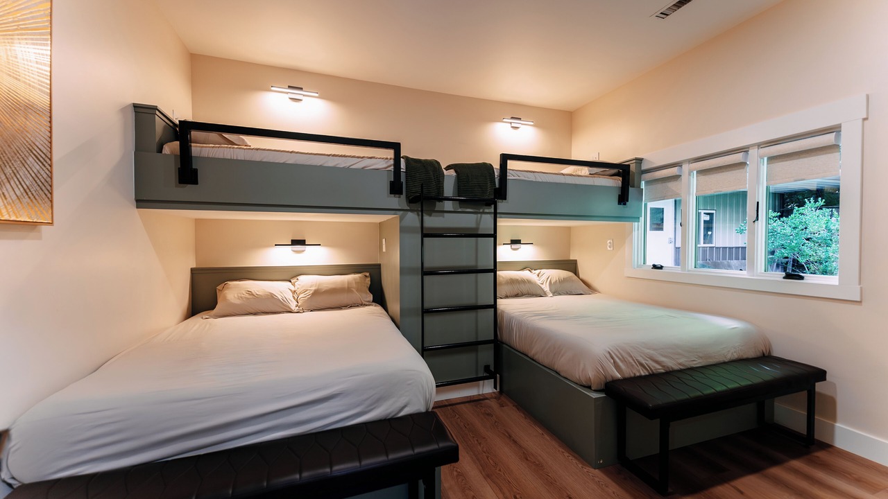 Photo of Bedroom in Shoals