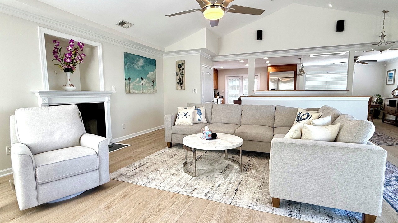 Photo of Livingroom in Northeast Virginia Beach
