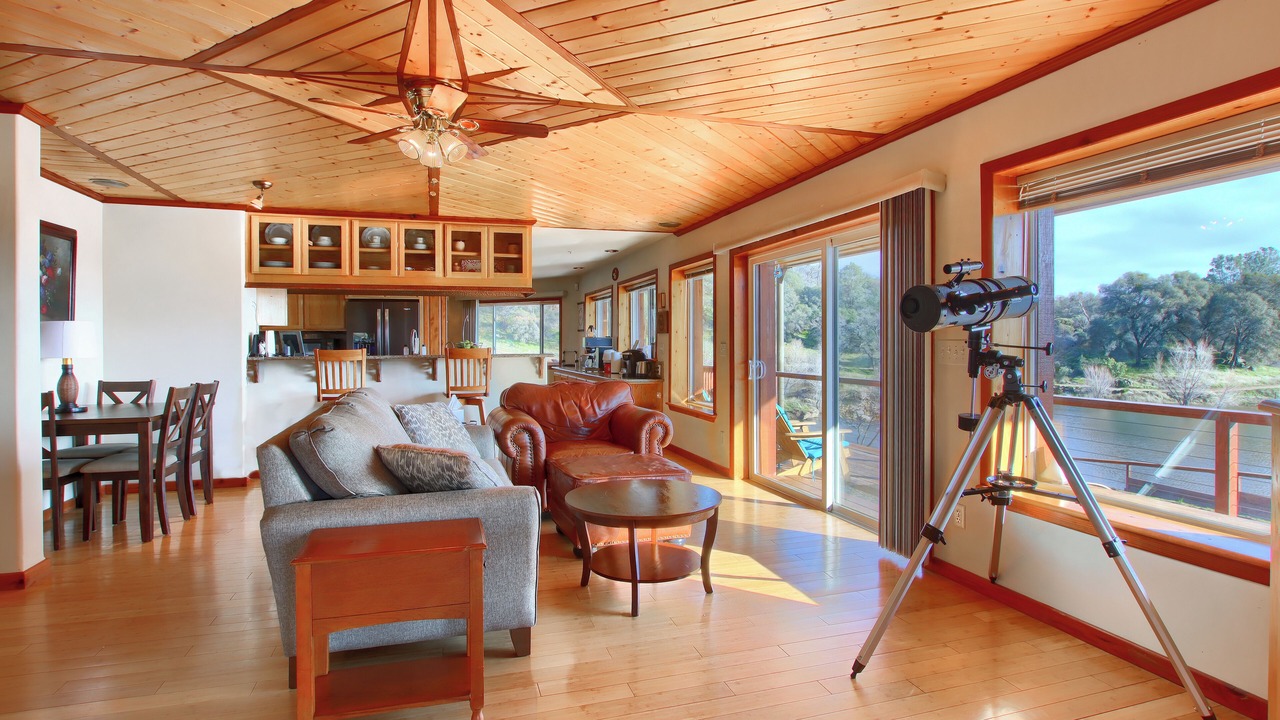 Photo of Livingroom in Ahwahnee