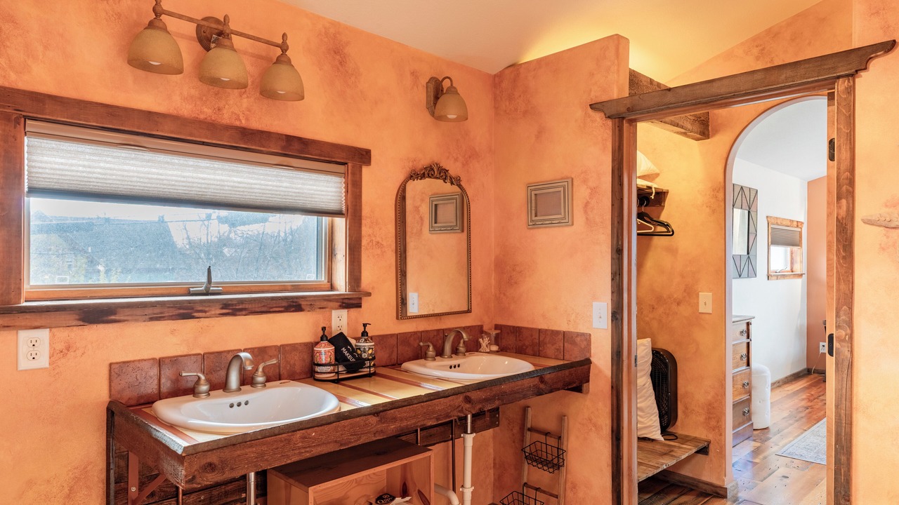 Photo of Bathroom in Riverfront