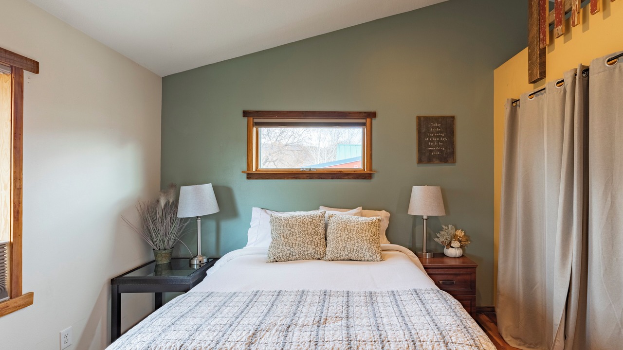 Photo of Bedroom in Riverfront