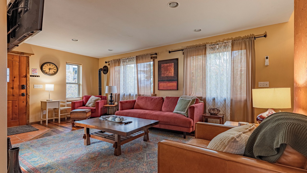 Photo of Livingroom in Riverfront