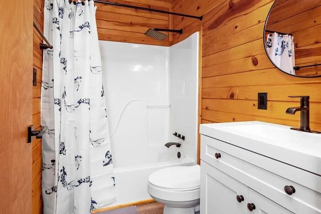 Photo of Bathroom in Campton