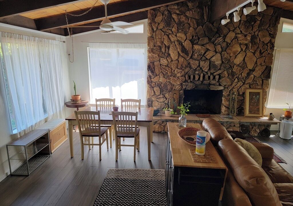 Photo of Livingroom in Lakeport