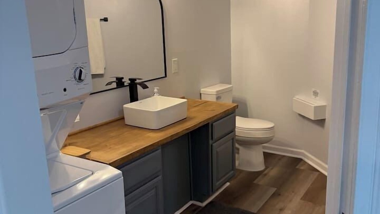 Photo of Bathroom in Oak Harbor