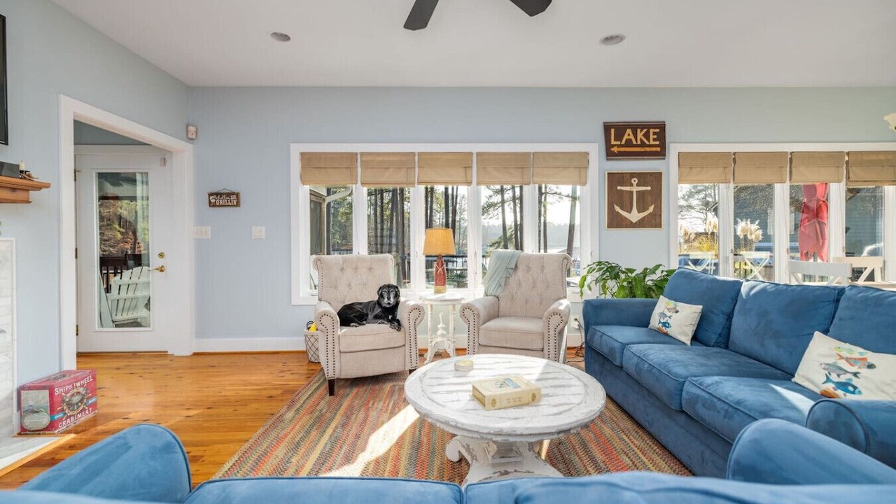 Photo of Livingroom in Henrico