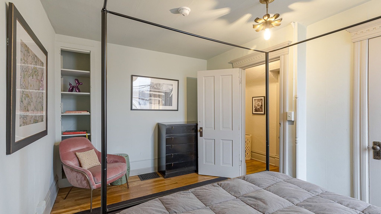 Photo of Bedroom in Riverfront