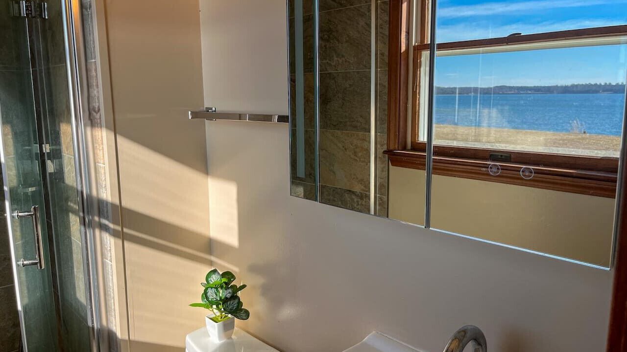 Photo of Bathroom in Valley Lee