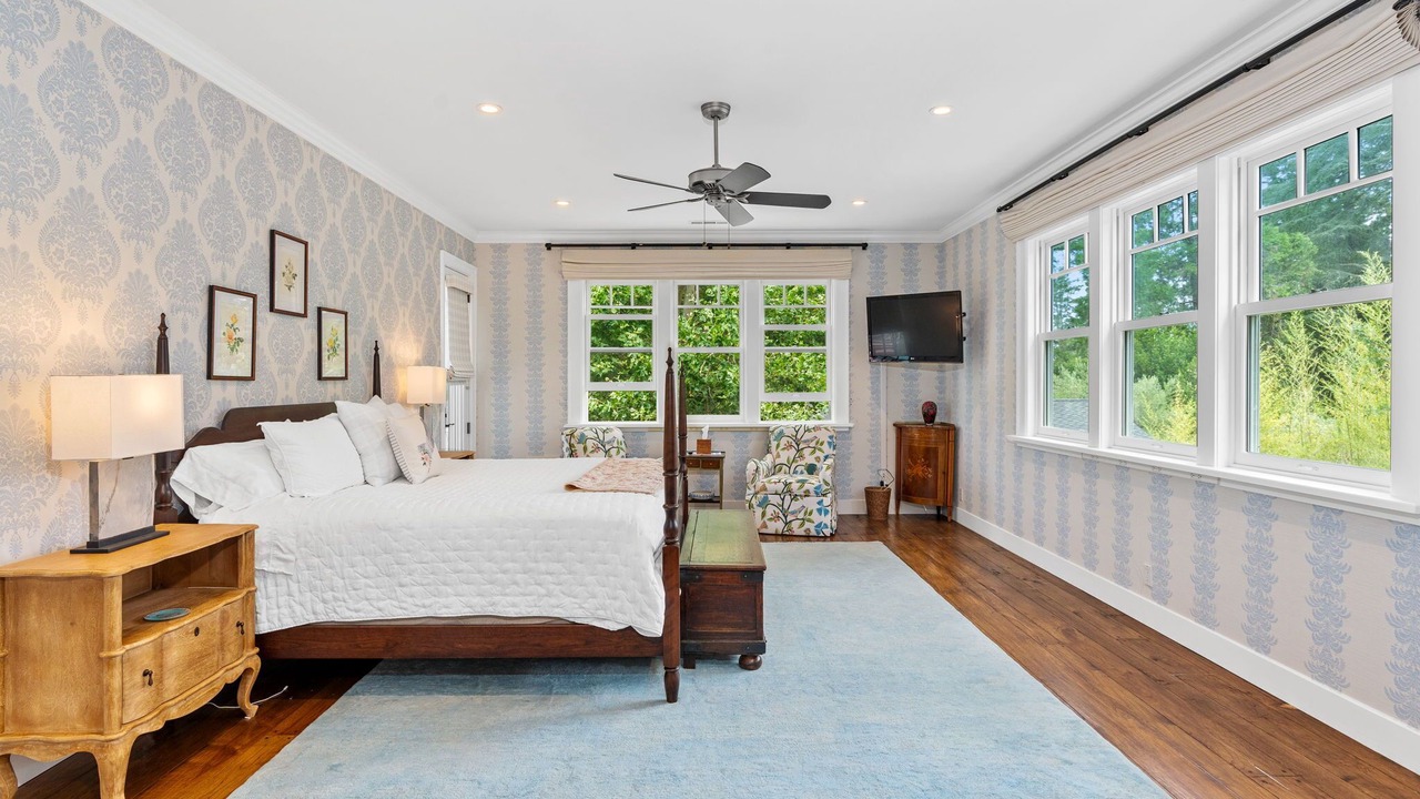 Photo of Bedroom in Vichy Springs