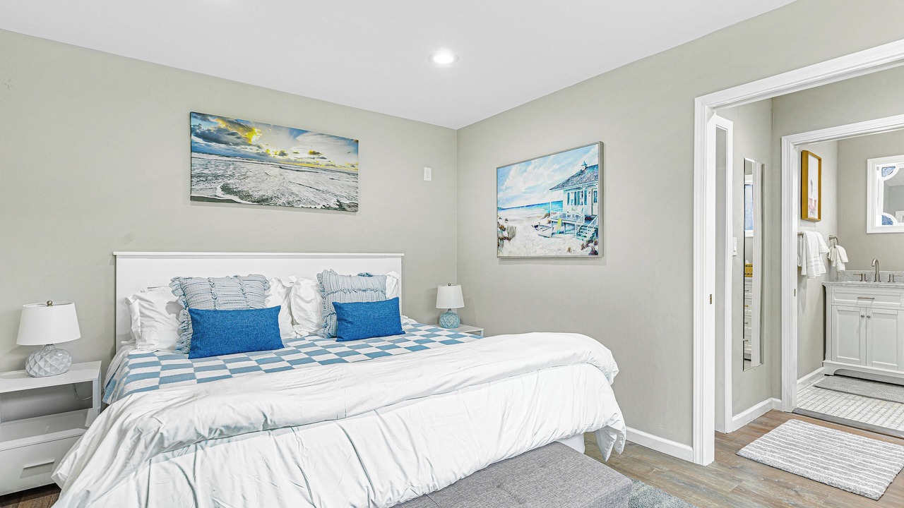 Photo of Bedroom in La Jolla Shores