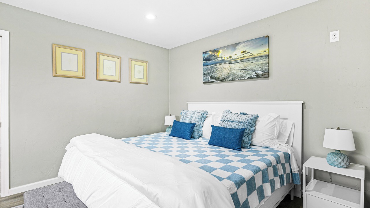 Photo of Bedroom in La Jolla Shores